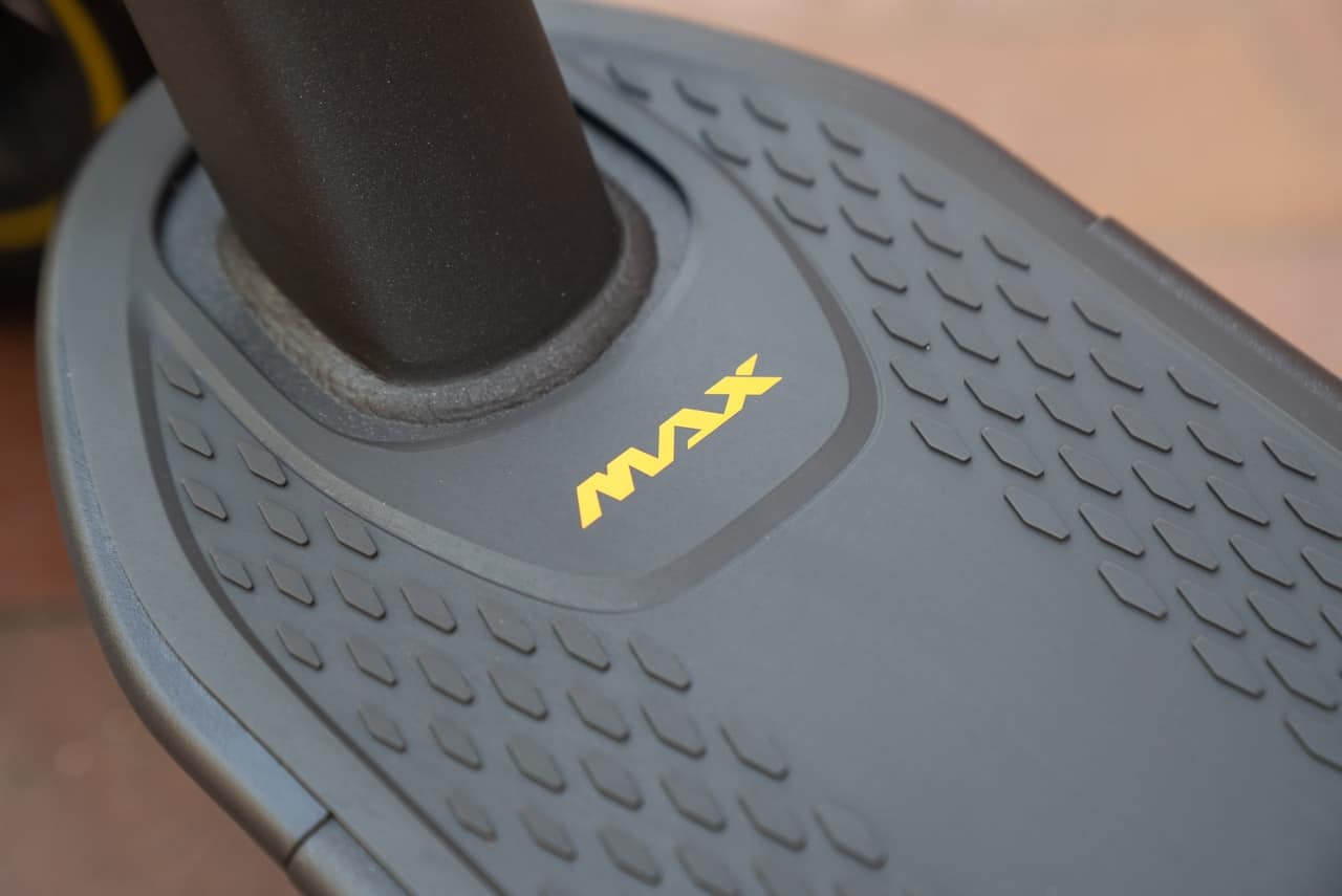 The 7 Best Electric Scooters for Riding in the Rain 18 Segway Ninebot MAX G2 Stem Neck