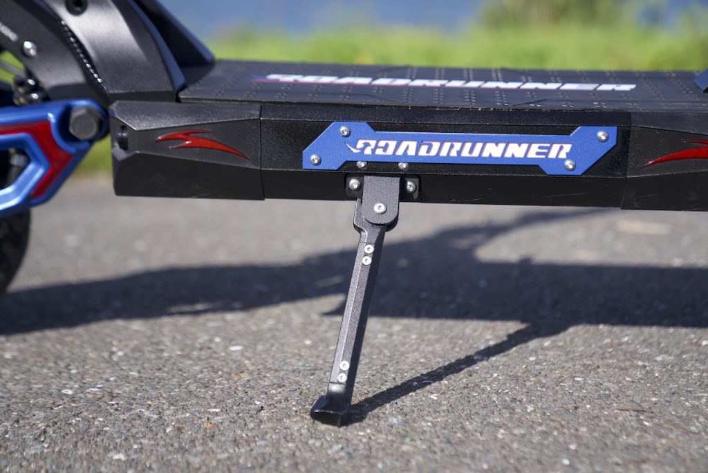 rs5 kickstand