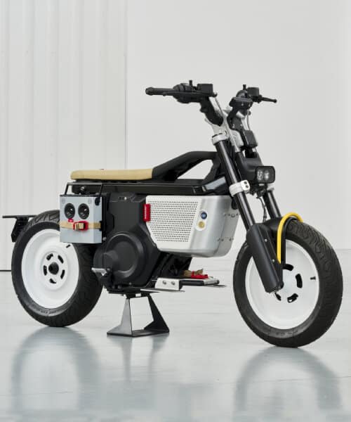 Photos: BMW, Vagabund Reimagine CE 02 e-Scooter Into Retro-Futuristic ‘Parkourer’