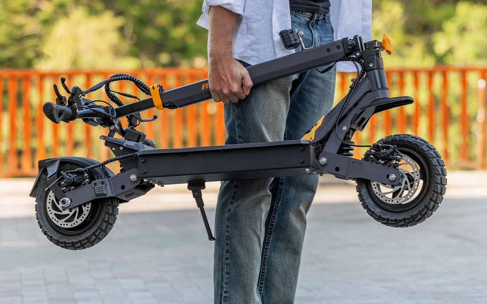 ausom s latest full suspension l1 e scooter is one of the best deals around just 650 252562 1